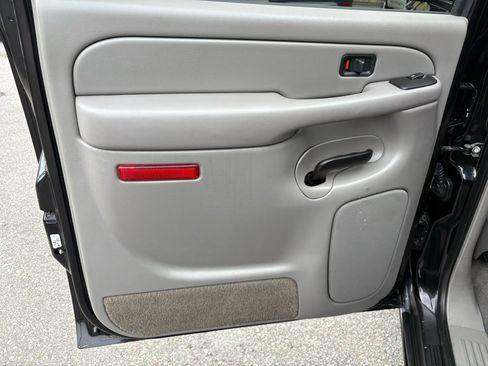 Used 2005 Chevrolet Avalanche Z71 w/ Preferred Equipment Group image 34