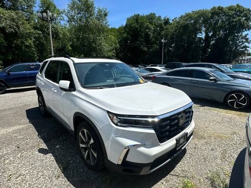 Used 2023 Honda Pilot Elite image 4
