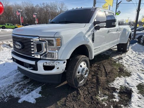 Used 2022 Ford F450 Platinum w/ FX4 Off-Road Package image 4