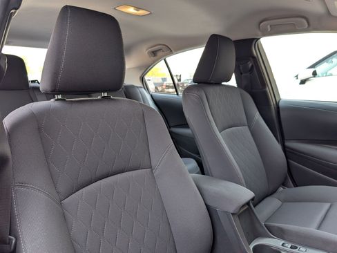 Used 2025 Toyota Corolla LE FWD image 33