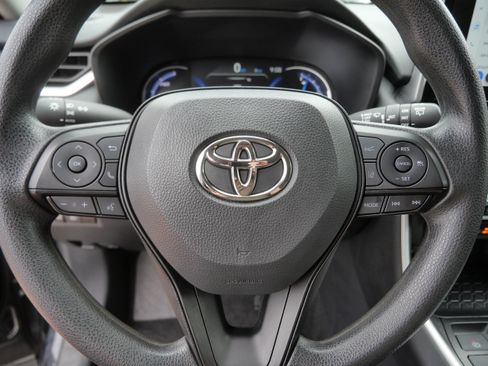 Certified 2025 Toyota RAV4 XLE AWD/4WD image 26