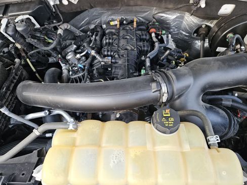 Used 2021 Ford Expedition XLT RWD image 31