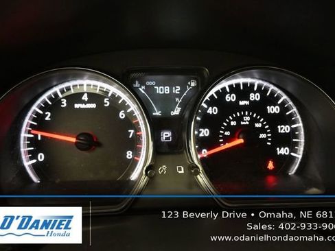 Used 2015 Nissan Versa SV FWD image 28