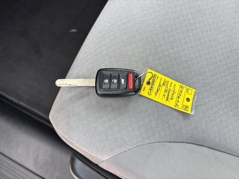 Used 2016 Honda CR-V SE image 29