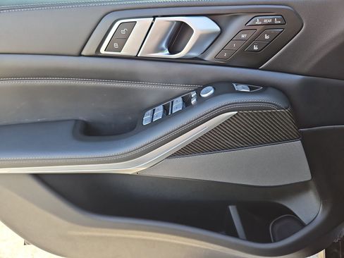 Used 2023 BMW X7 M60i w/ Executive Package image 23