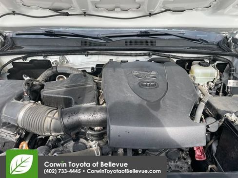 Used 2017 Toyota Tacoma TRD Off-Road w/ Tow Package (A/T) AWD/4WD image 41