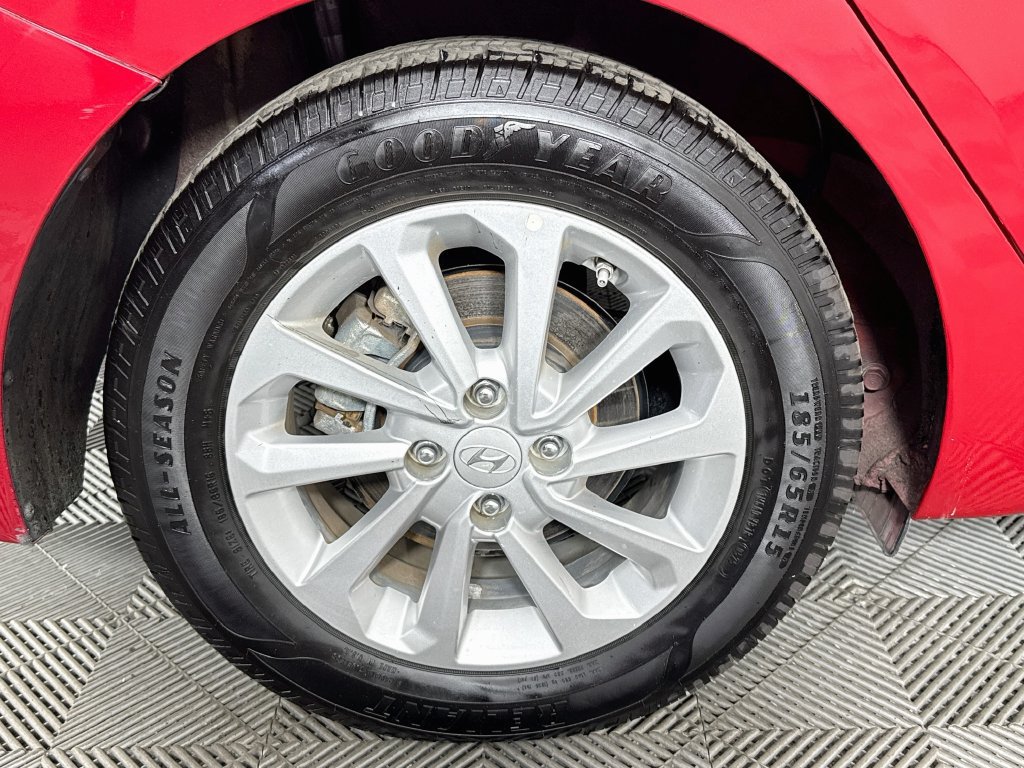 Used 2020 Hyundai Accent SEL FWD image 29