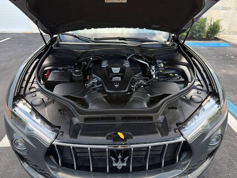 Used 2017 Maserati Levante AWD/4WD image 37