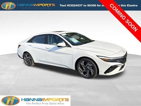 Used 2025 Hyundai Elantra Limited FWD image 1