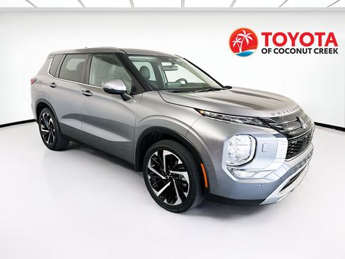 Used 2023 Mitsubishi Outlander SE AWD/4WD image 1