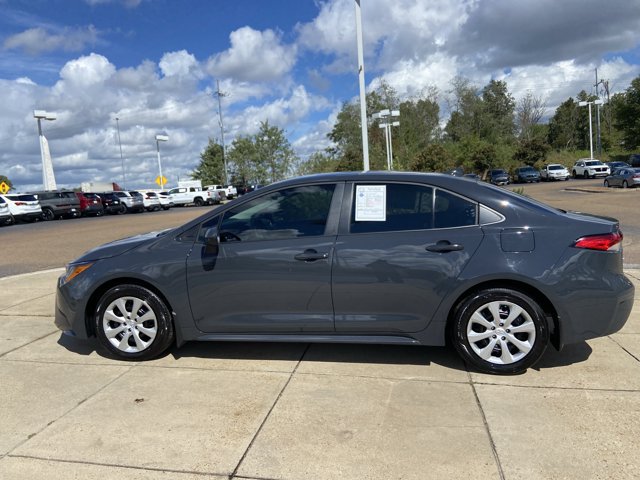 Used 2025 Toyota Corolla LE FWD image 6