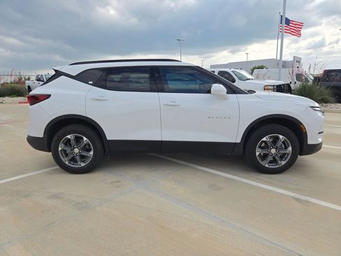 Used 2024 Chevrolet Blazer LT w/ Convenience Package FWD image 2