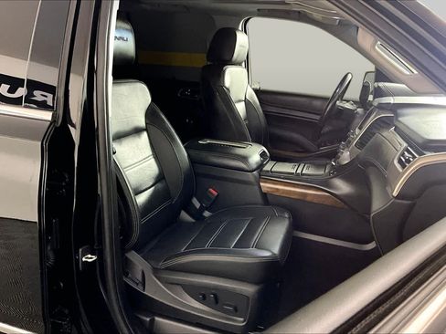 Used 2019 GMC Yukon Denali w/ Denali Ultimate Package RWD image 9
