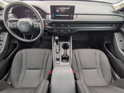 Used 2025 Honda Accord SE image 17