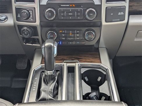 Used 2019 Ford F150 Lariat w/ Max Trailer Tow Package image 18