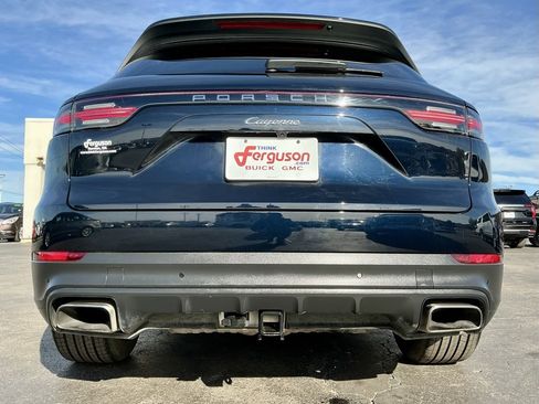Used 2022 Porsche Cayenne Platinum Edition image 17