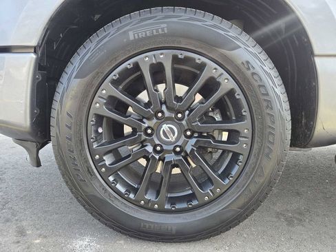 Used 2019 Nissan Titan SL w/ Midnight Edition image 34