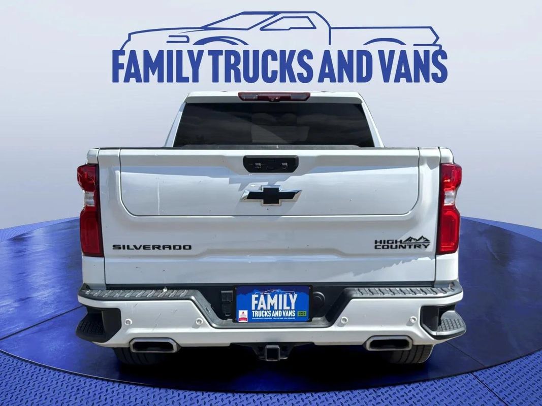 Used 2023 Chevrolet Silverado 1500 High Country w/ High Country Premium Package AWD/4WD image 4
