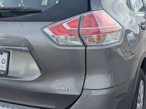 Used 2016 Nissan Rogue S image 5