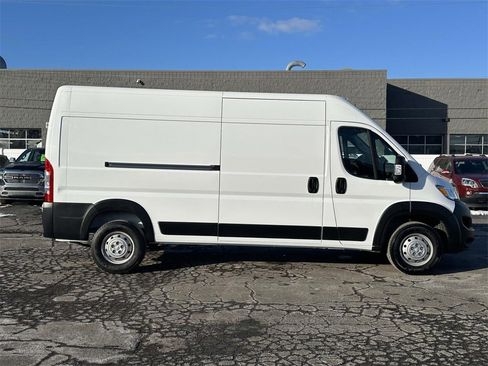 Used 2023 RAM ProMaster 2500 image 2