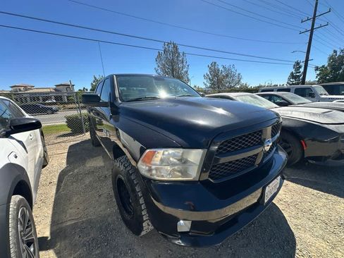 Used 2016 RAM 1500 Express RWD image 2