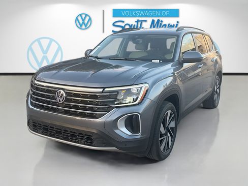 Certified 2024 Volkswagen Atlas SE image 3