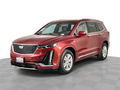 Used 2025 Cadillac XT6 Luxury image 1