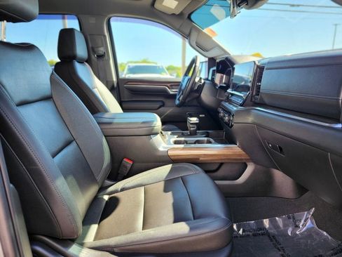 Used 2023 Chevrolet Silverado 1500 RST w/ Convenience Package II AWD/4WD image 9