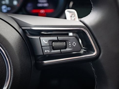 Used 2025 Porsche Macan image 25