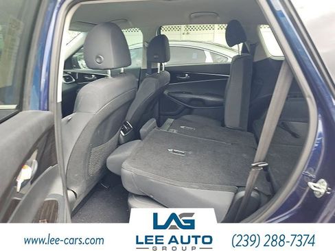 Used 2019 Kia Sorento S FWD image 4