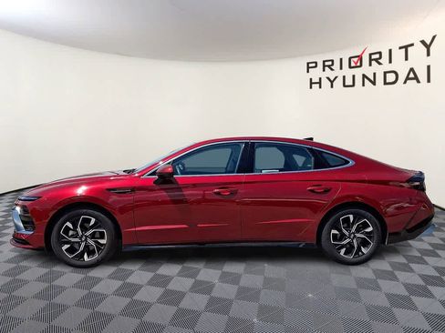 Used 2025 Hyundai Sonata SEL FWD image 7