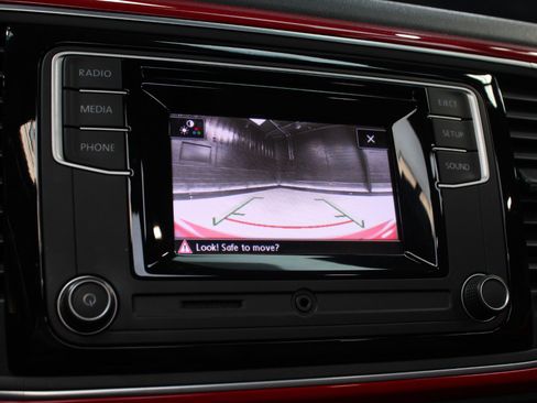 Used 2018 Volkswagen Beetle 2.0T S image 66