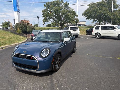 Used 2025 MINI Cooper S FWD image 8