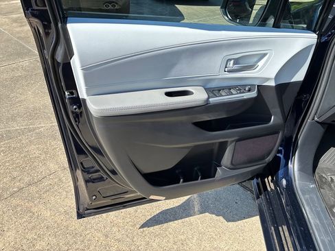 New 2026 Toyota Sienna XLE image 12