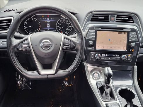 Used 2019 Nissan Maxima Platinum w/ Sport Mat Group FWD image 3
