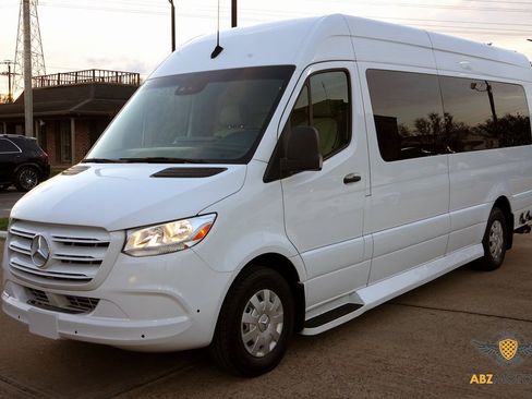 Used 2022 Mercedes-Benz Sprinter 3500 image 3