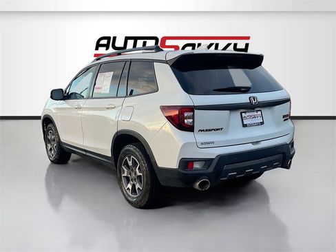 Used 2023 Honda Passport TrailSport image 5