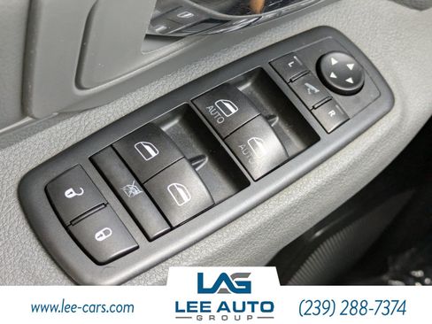 Used 2020 RAM 1500 Classic SLT w/ Luxury Group RWD image 18
