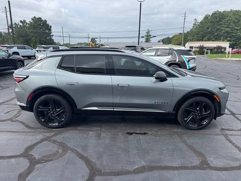 Used 2024 Chevrolet Equinox EV RS AWD/4WD image 12