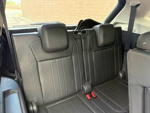 Used 2022 Volkswagen Tiguan SE w/ Panoramic Sunroof Package FWD image 17