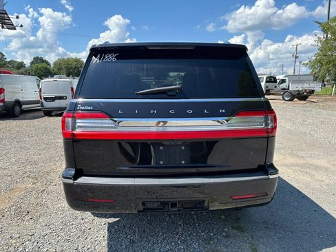 Used 2019 Lincoln Navigator Reserve AWD/4WD image 3