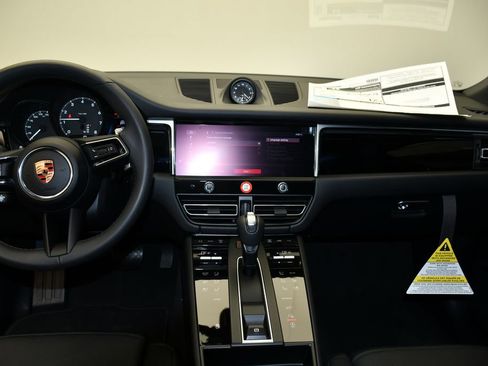 New 2026 Porsche Macan AWD/4WD image 29