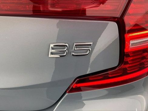 Used 2022 Volvo S60 B5 Momentum FWD image 7