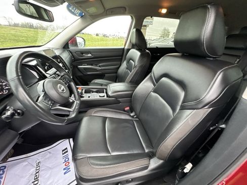 Used 2022 Nissan Pathfinder SL w/ SL Black Package AWD/4WD image 11