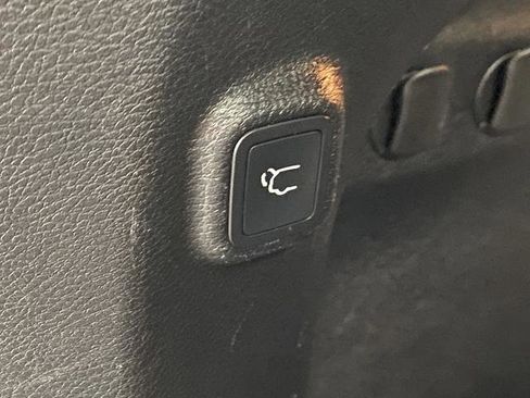 Used 2020 Jeep Cherokee Limited image 14