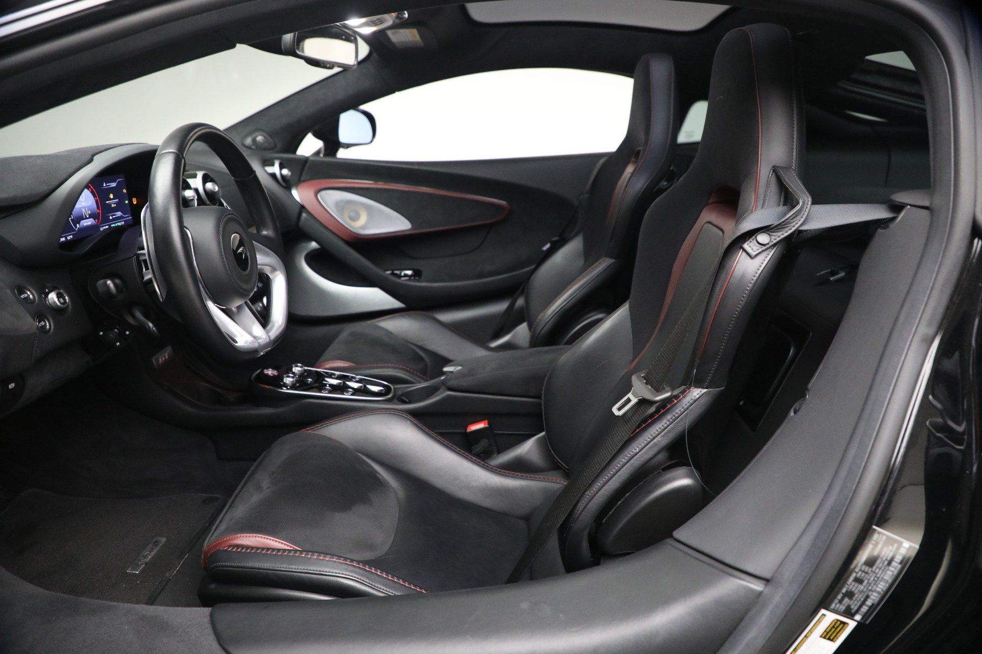 Used 2023 McLaren GT RWD image 22