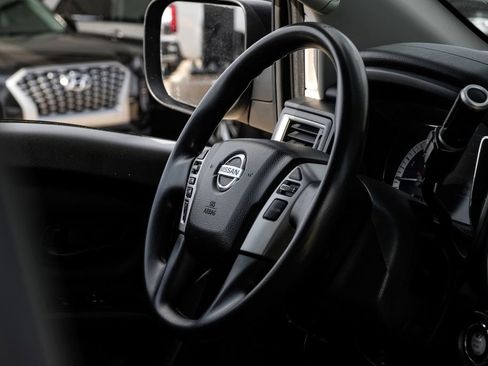 Used 2019 Nissan Titan S w/ S Utility Package image 11