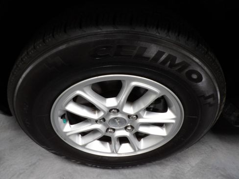 Used 2020 Jeep Grand Cherokee Laredo AWD/4WD image 24