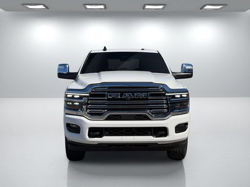 Used 2026 RAM 2500 Laramie AWD/4WD image 9