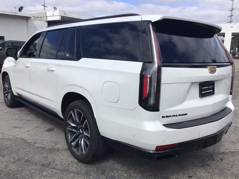 Used 2021 Cadillac Escalade ESV Sport w/ Driver Assist Tech Package AWD/4WD image 3